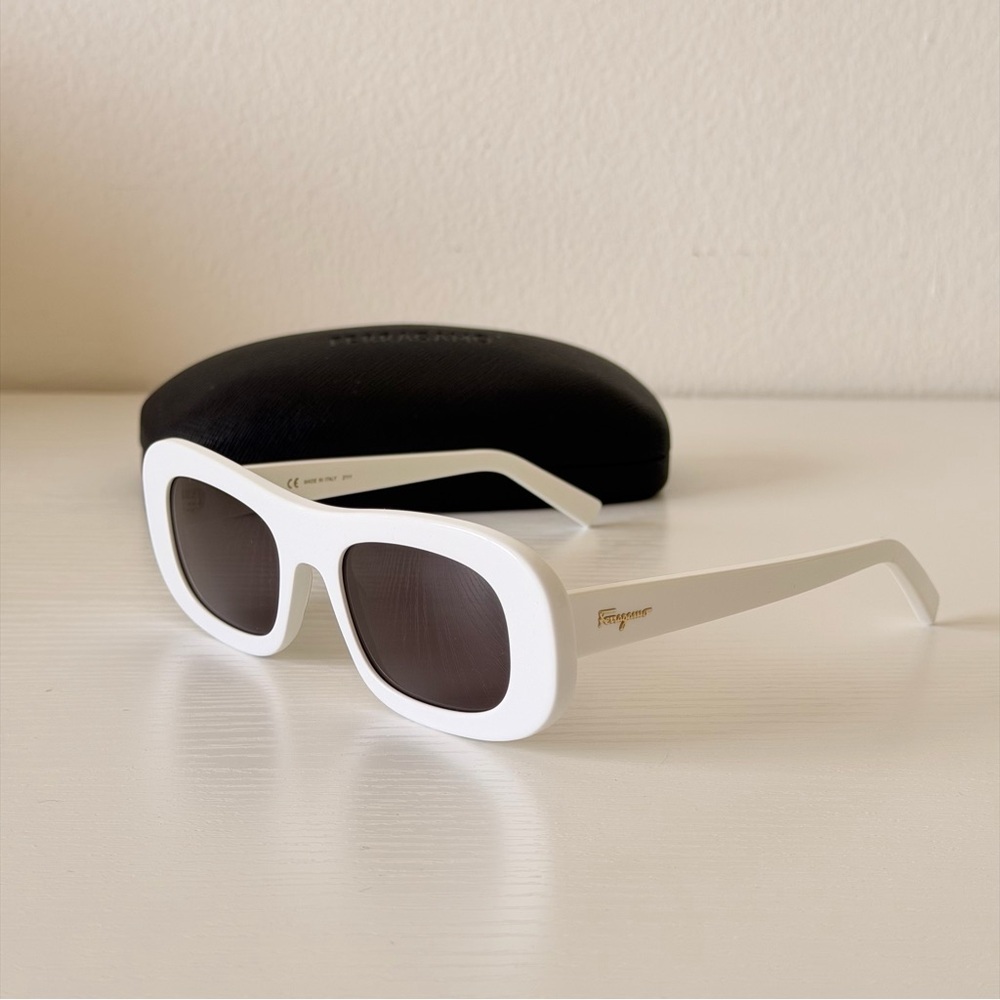 New! Salvatore Ferragamo White Sunglasses, SF1046S 101, Authentic